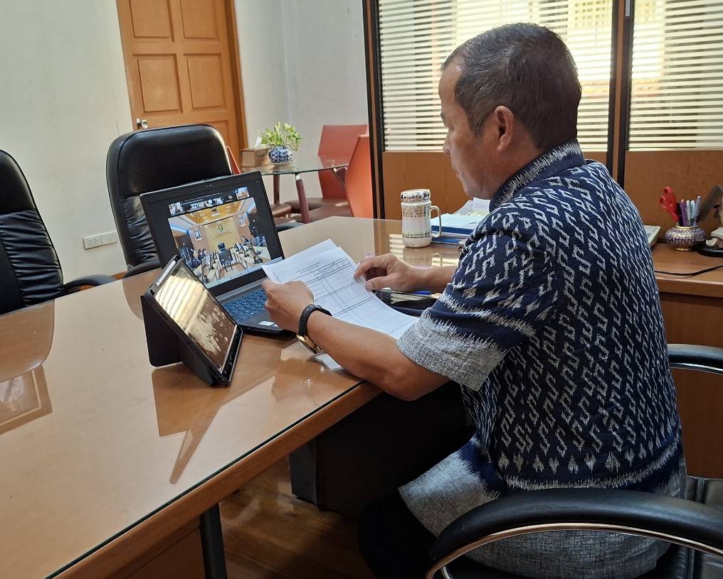 title - ผู้ตรวจราชการ ส.ป.ก. ร่วมประชุมคณะทำงานสรรหาปราชญ์เกษตรของแผ่นดินระดับเขต ประจำปี 2570 เขตตรวจราชการที่ 13 ผ่านระบบประชุมทางไกลออนไลน์ โดย Application Zoom Meeting
